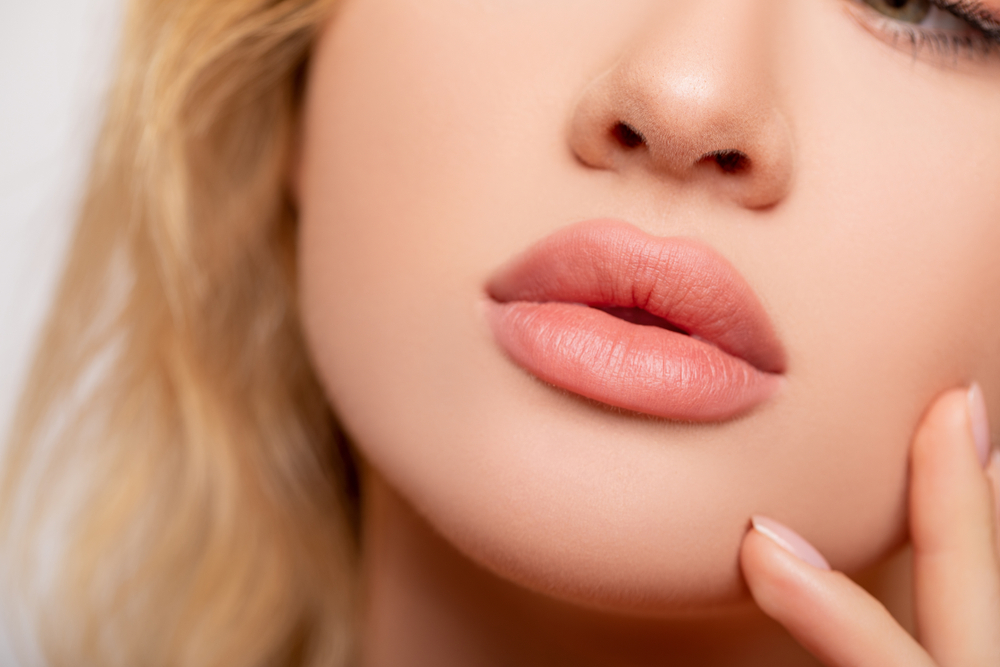 Swelling After Lip Fillers Stages Tips And What To Expect Derm